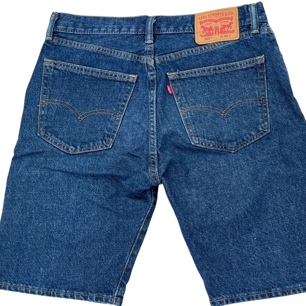 Levi's 505 men’s  Classic Style denim Jean shorts size 32